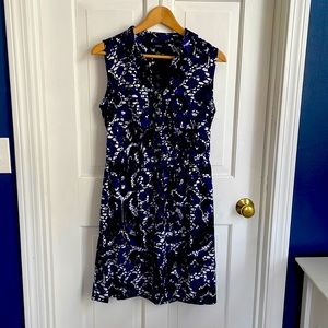 Sleeveless purple print dress